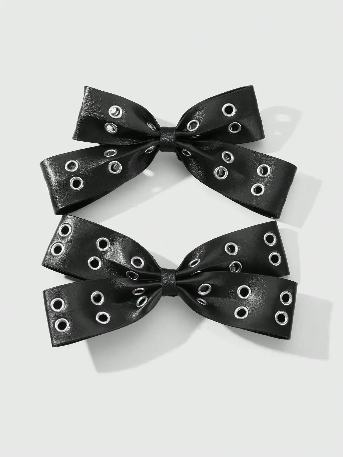 

Grunge Punk 2pcs Y2K Style Vintage Elegant Punk Gothic Black Leather Double Air Vent Bow Decor DIY Hair Clip Claw Hairpins,Suitable For Sisters, Friends Daily Wear Or Holiday Gift, Halloween