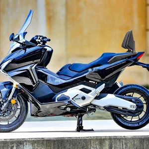 Motorrad Beifahrersitz hinten nach hinten, hinteres Rastkissen, Honda-Schach 750, X-ADV 750, Forza 750, NSS 750, 2021, 2022 8 Hauptverkäufe Honda adv - №5