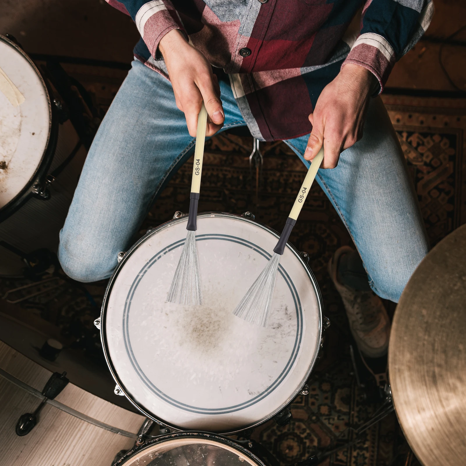 2 ชิ้นแปรงกลองลวดเหล็กสีพร้อมที่จับไม้สําหรับกลองแจ๊ส Professional Percussion อุปกรณ์เสริม Strong Stable Design