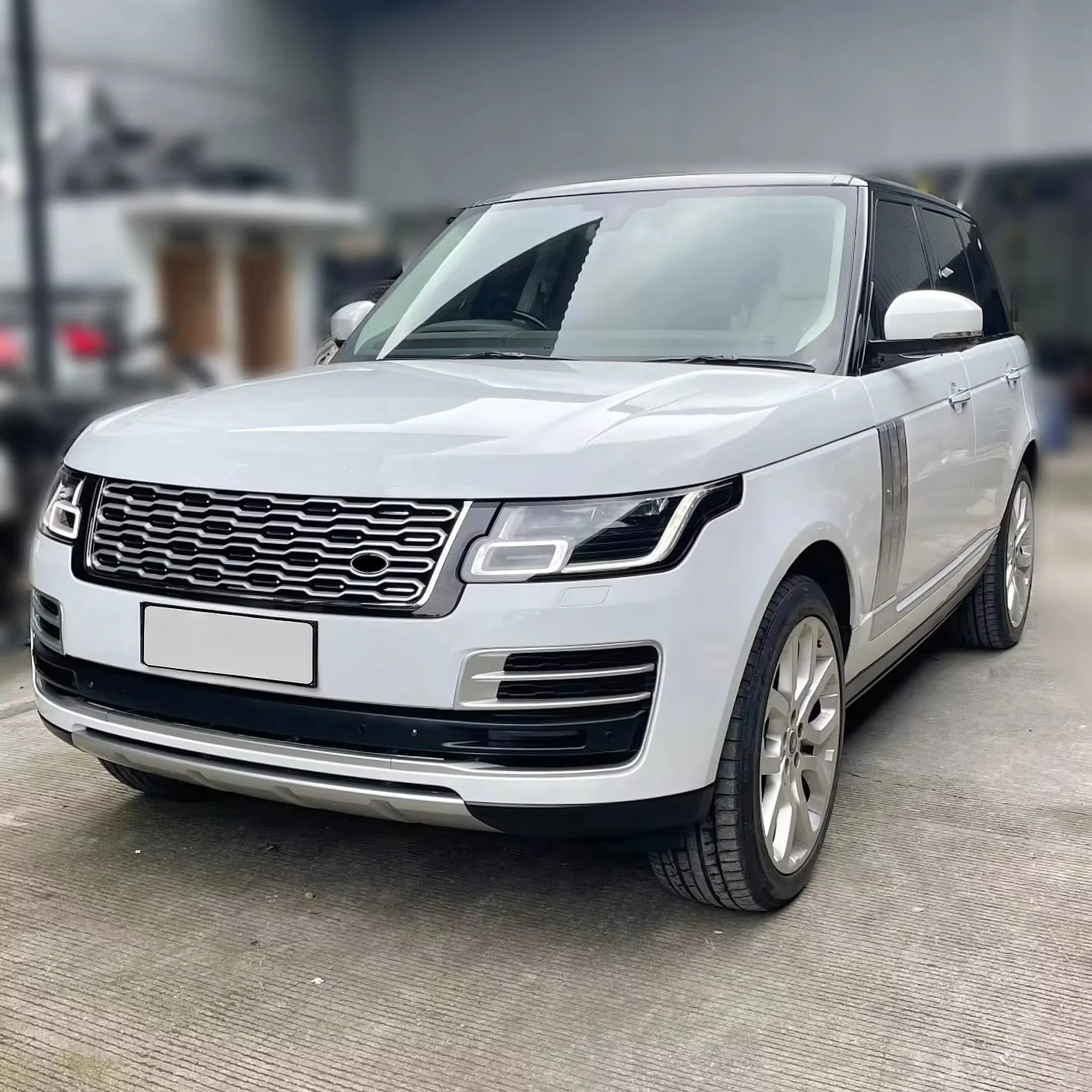 Factory Wholesale Consist of Grill Bumper Body Kit for  Range Rover vogue L405 2013-2017 Alterated to 2020 SVA