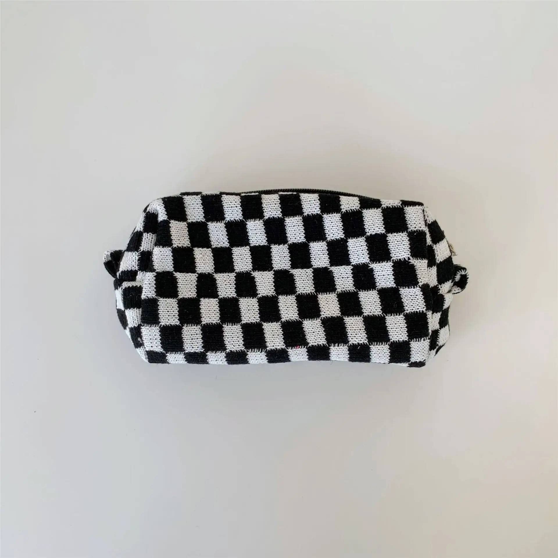 Stylish Knitted Cosmetic Bag with Plaid Pattern and Large Capacity for Easy Storage and Travel