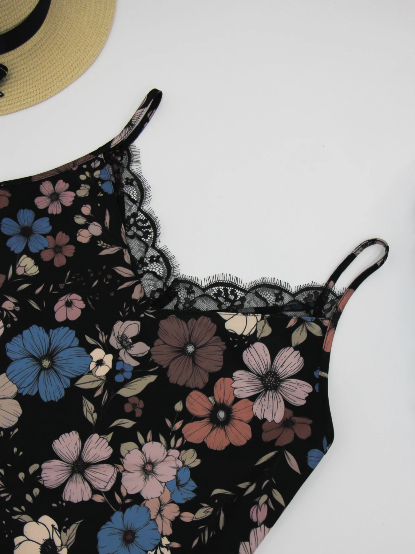Plus size women's V-neck black lace lace suspender vest top summer sexy suspender can be worn inside or outside image 3