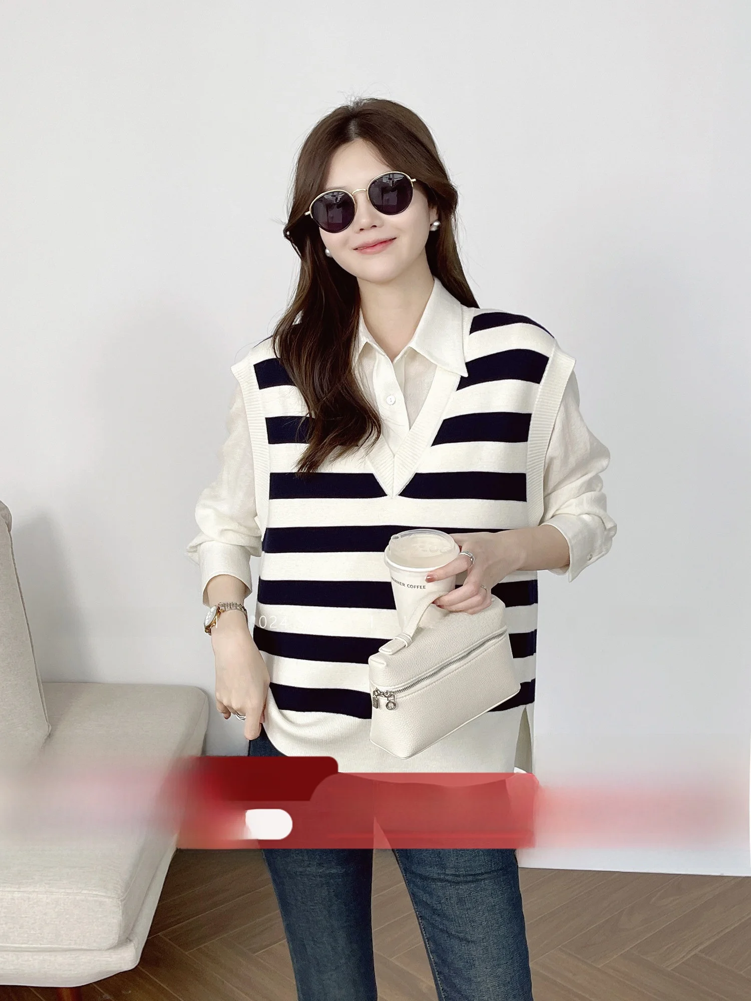 

Korean Fashion Woolen Vest Women's V-neck Striped Top Layering Winter New Style Commute Style Regular Thickness Warmth