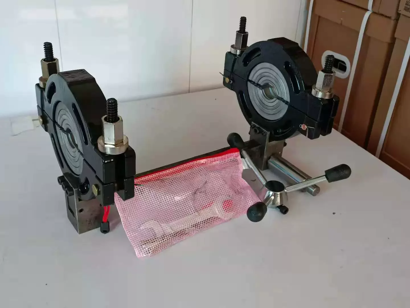 

PE Socket Bracket PE Pipe Siphon Welding Same Floor Drainage Tightening Device