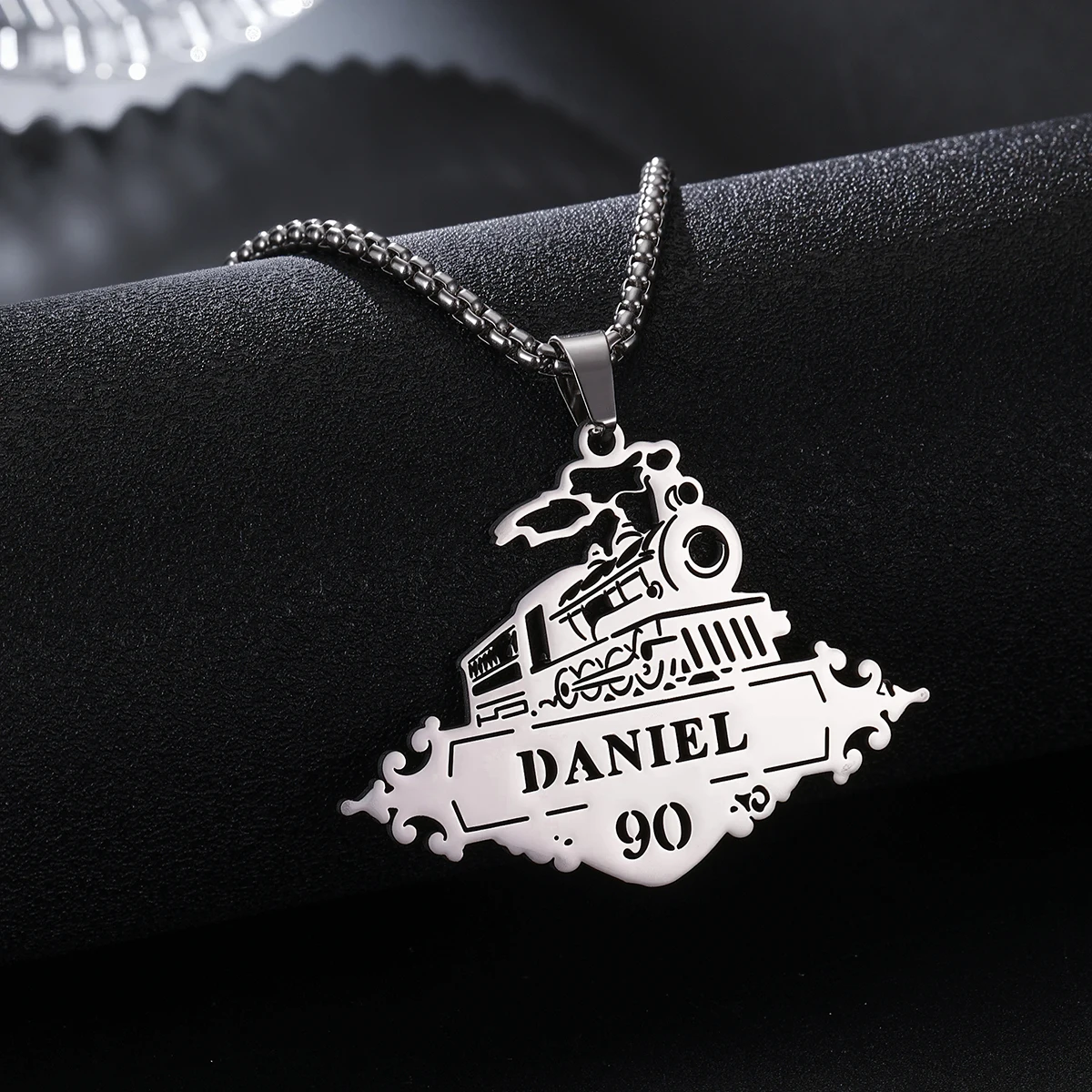 

Customized Name Necklace Personalized Pendant 4.5mm Chain Train Style Custom Nameplate Necklaces Jewelry for Men Birthday Gift
