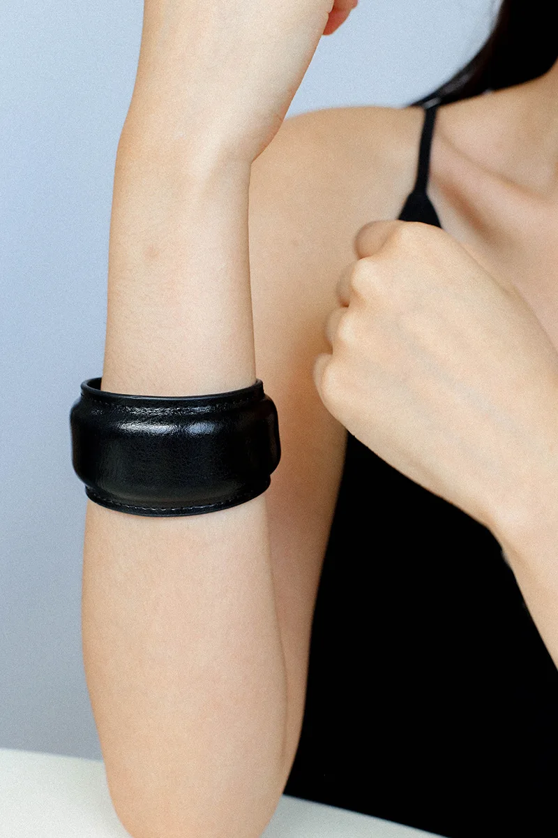 Natural Leather Band Bracelet Bangles Women Jewelry Designer T Show Runway Gown INS Japan Korean