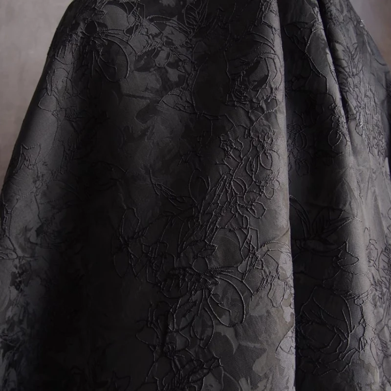 

Black Irregular Dark Floral Pattern Three-dimensional Rose Jacquard Design Cheongsam Fashion Fabric