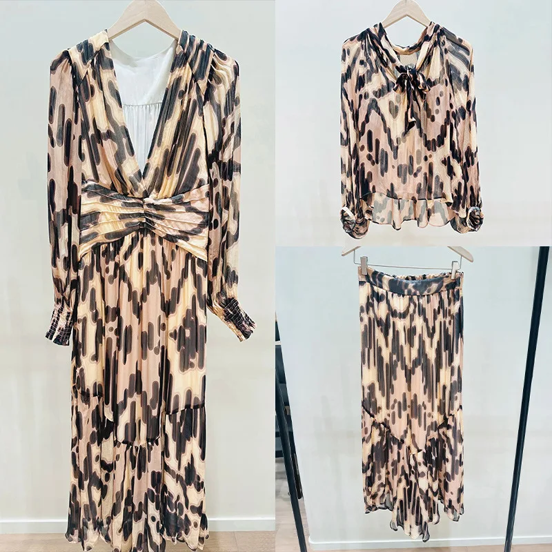 2025, Herbst-Winter-Retro-Kleid mit geometrischem Blumenmuster im Urlaubsstil, weiches Hemdkleid mit V-Ausschnitt und passendem Rock-Design