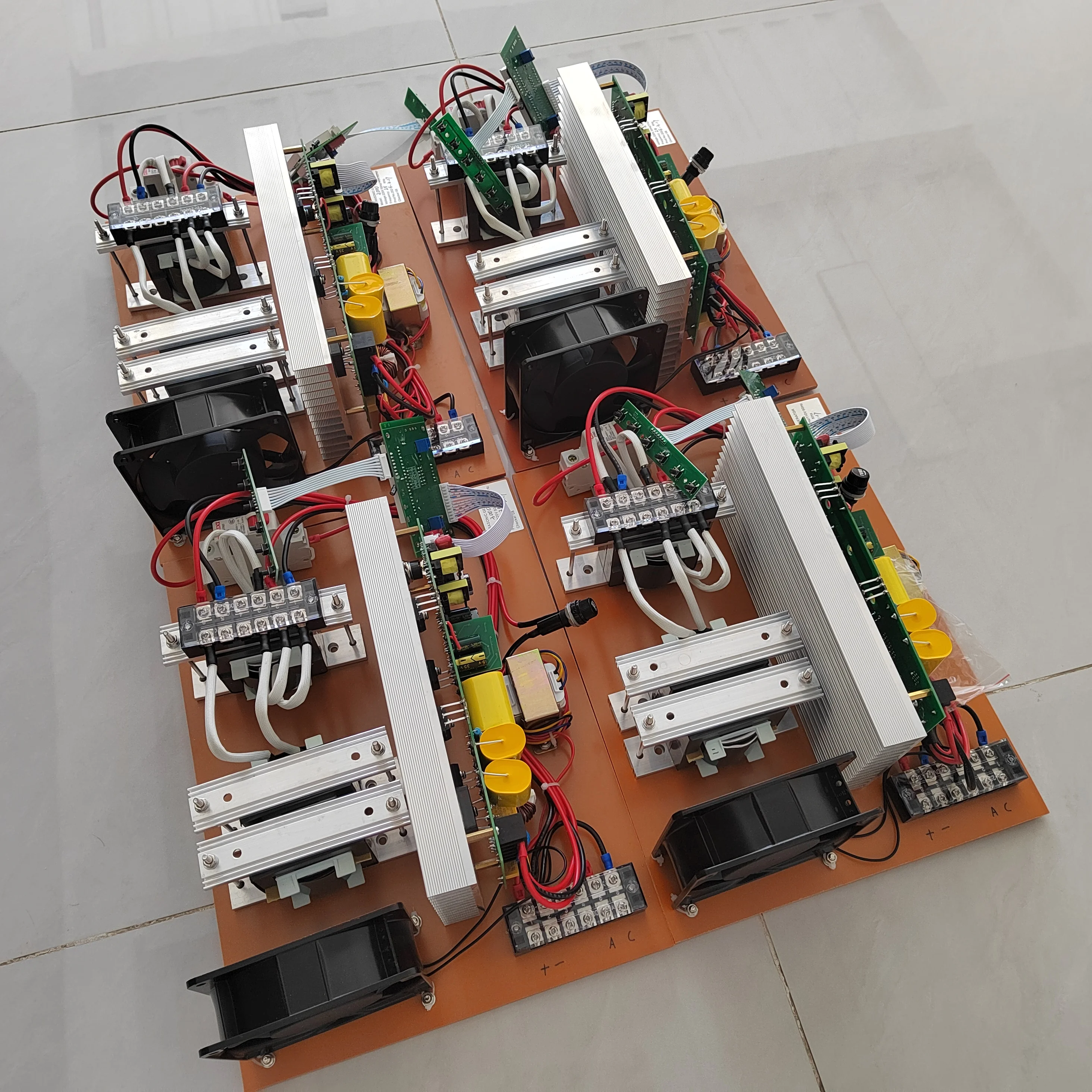 

Ультразвуковая печатная плата 33 кГц 2000 Вт для ультразвукового очистителя 150 л