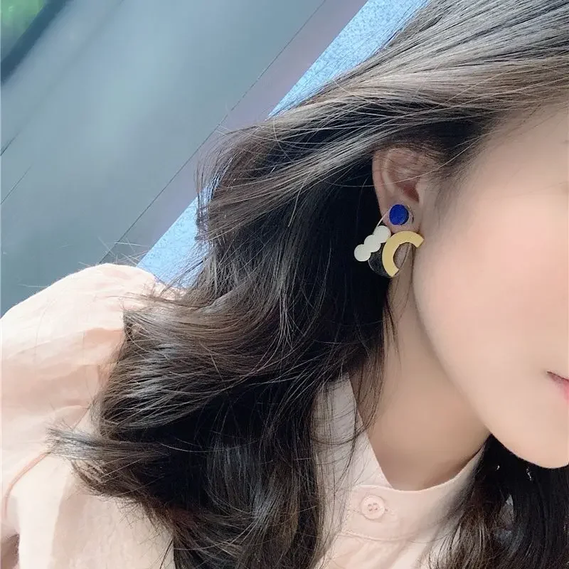 Korea Asymmetric Transparent Acrylic Stud Earrings for Women 2024 Summer Cute Flower Statement Earrings Fashion Party Jewelry