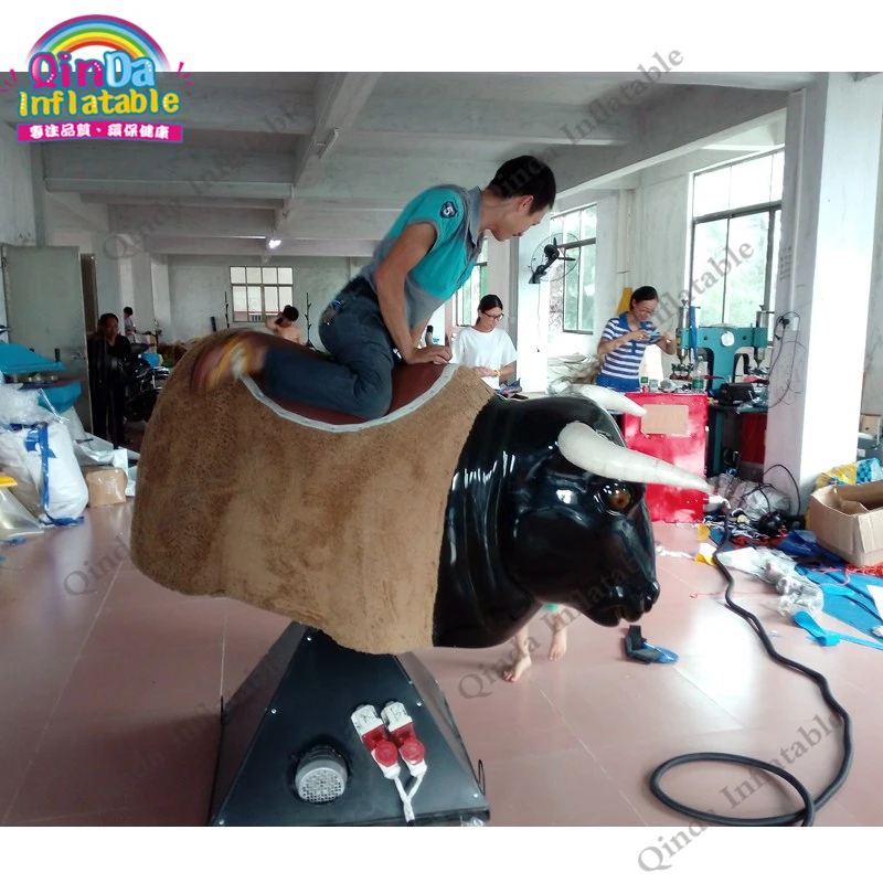 Aufblasbare mechanische Rodeo Bulls Business Bouncer Bull Reitmaschine zu verkaufen
