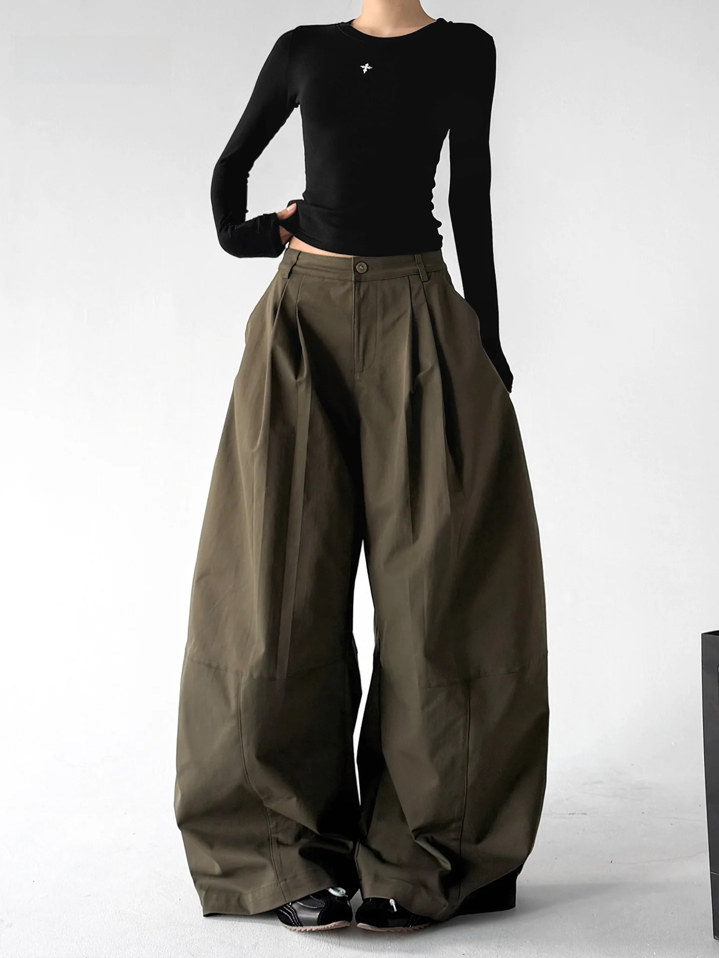 Fall 2026 Casual Wide Leg Pants Women's Loose Slimming Versatile Military Green Style Pleated Low Waist Polyester Fiber