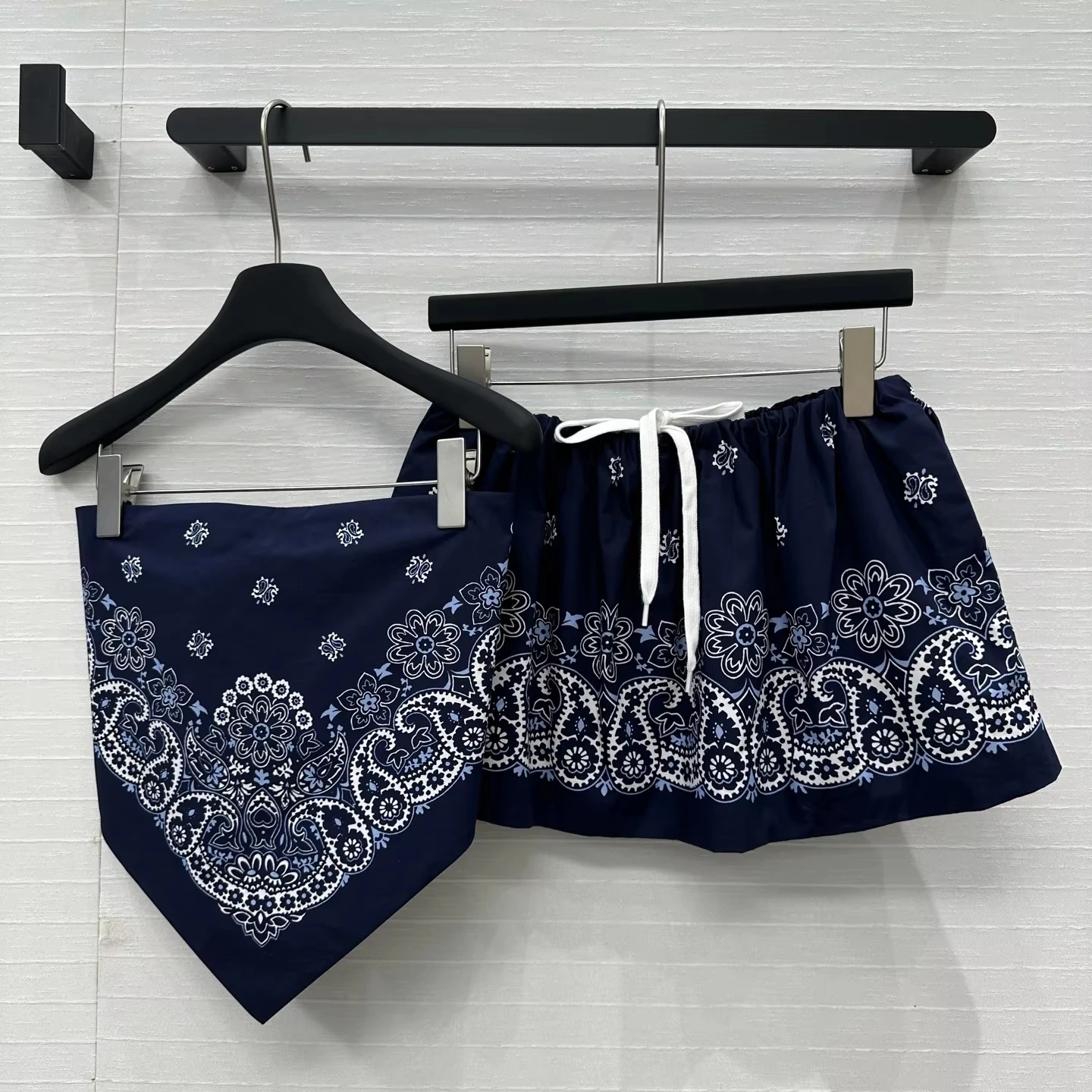 

Designer Brand Spring Summer Cotton Strapless Short Tops and Mini Skirt Sets Trendy Beach Style Hotsweet Slim Female Clothes