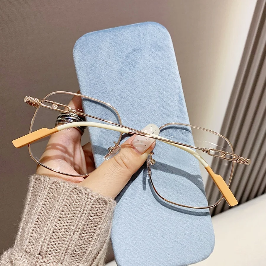 High-Appearance Glasses for Women with Metal Square Frames, Versatile for Daily Use, Home, Commuting, and Visual Protection