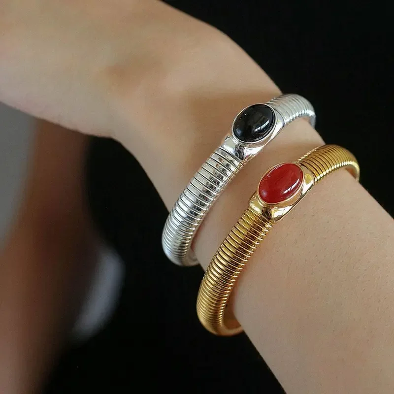 Fashion Retro Red Agate Gold-Plated Bangles for Women Designer Palace Style Charm Striped Black Agate Women's Bracelet