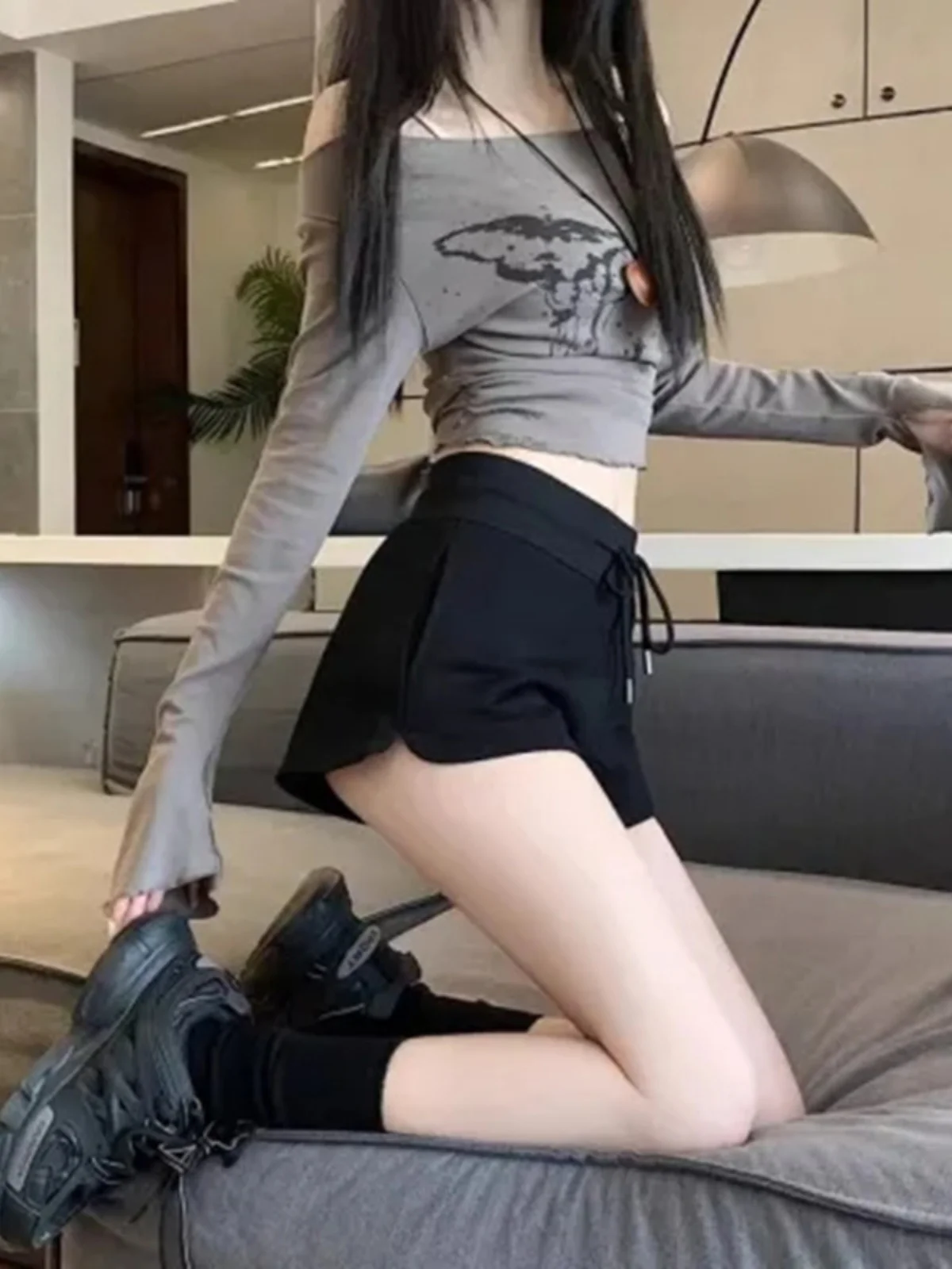 Grey Sports Shorts Women's Summer 2024 New Split Hot Pants Versatile Belted Small Size Straight Casual Pants Commute Style