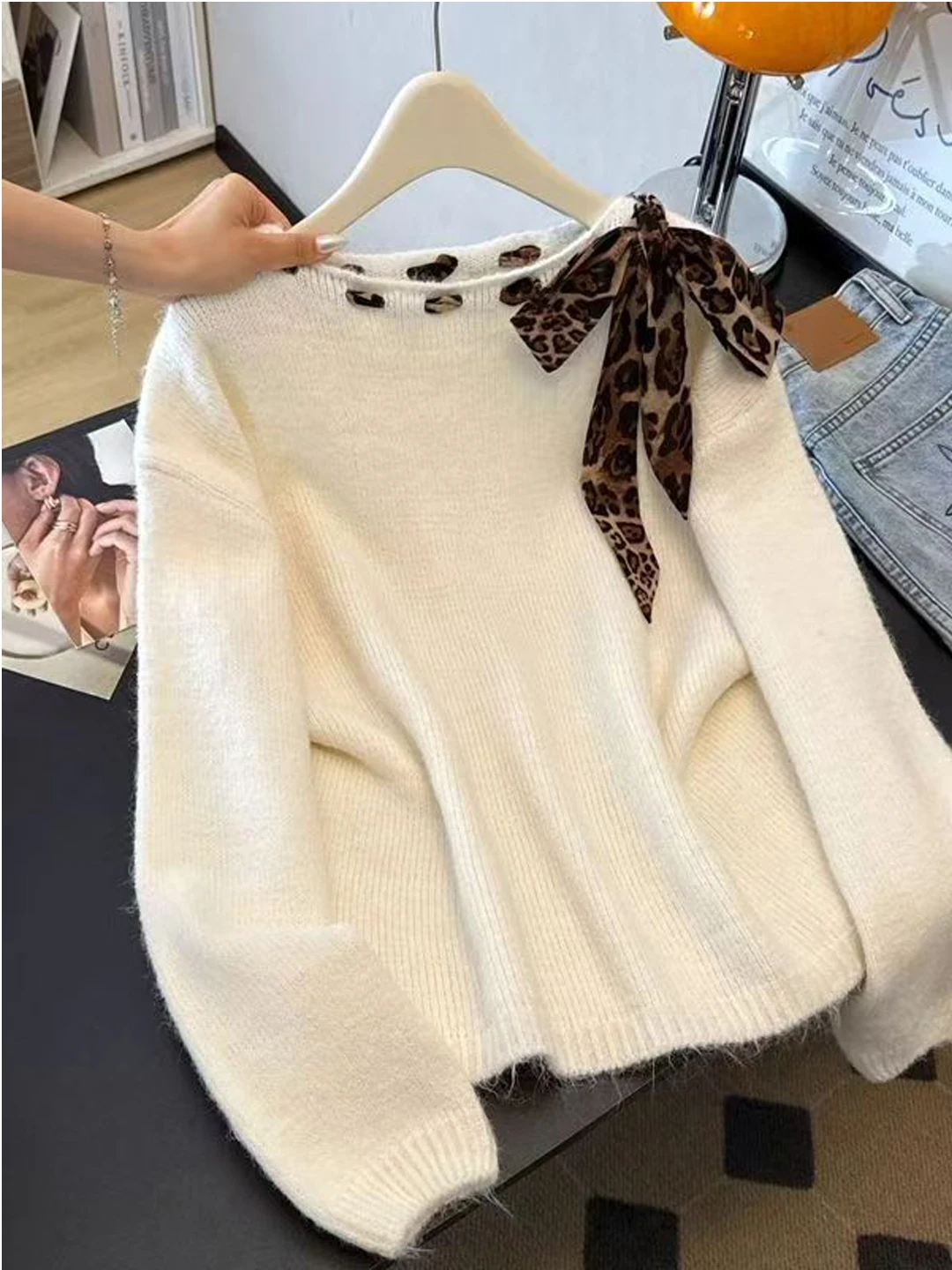 

Loose Korean Sle Lazy Sweet Spicy Leopard Print Knitwear oulder Bared Women's Top Winter New Design Sensation Sweater