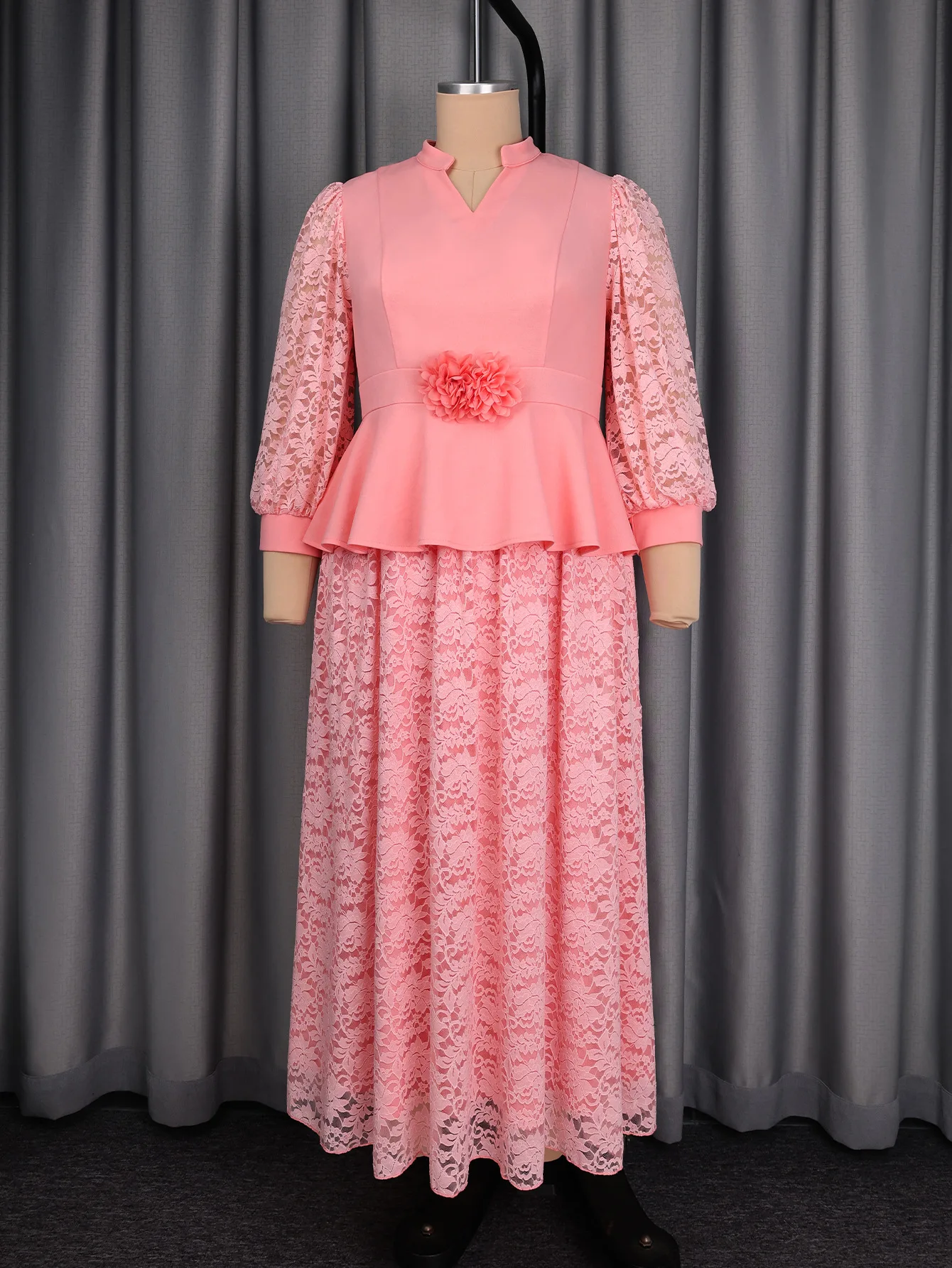 Plus-size Women's Pink Lace Two-piece Set With Stand-up Collar, Lantern Sleeves, And Three-dimensional Floral Design Waist-cinch