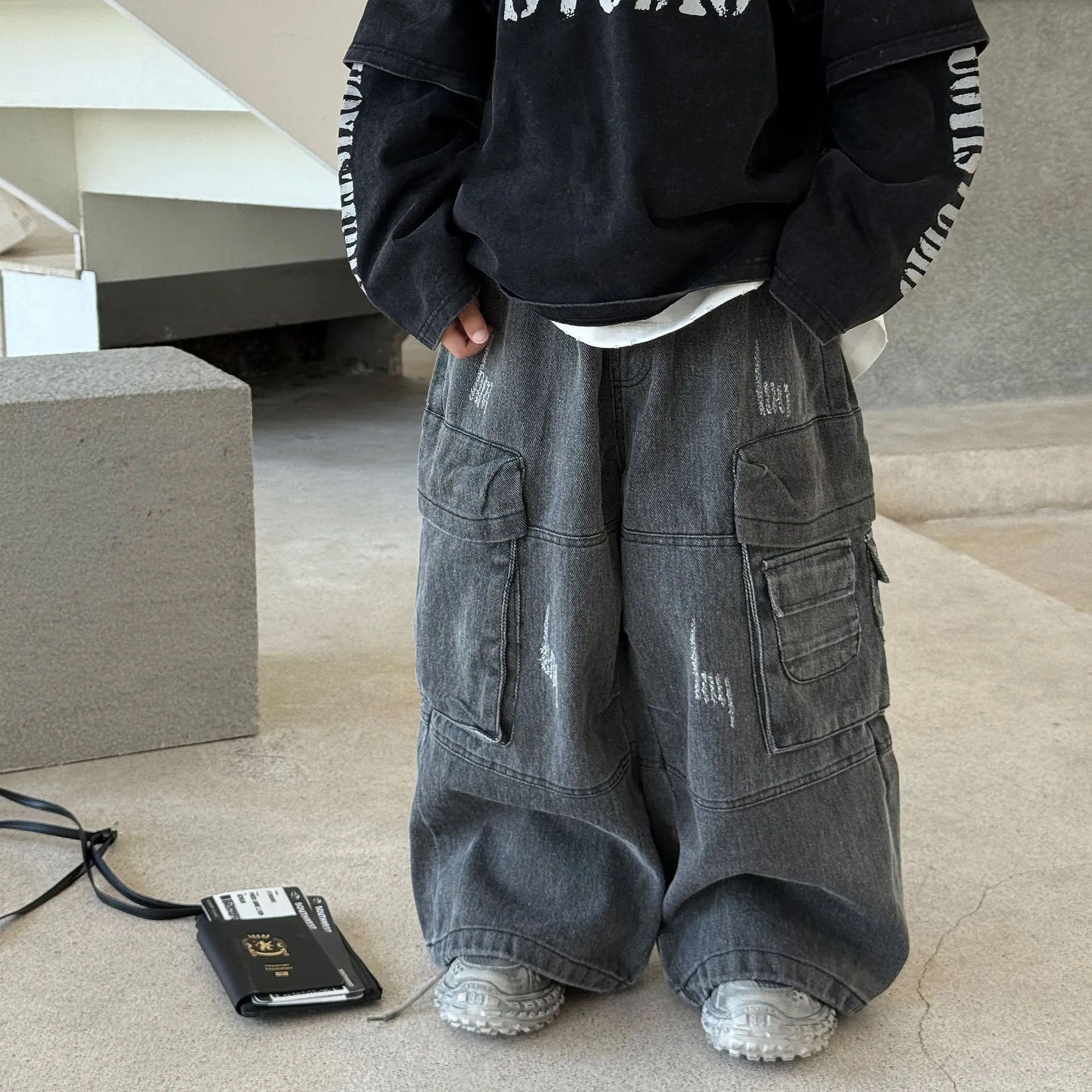 

2025 Autumn Boys Korean Style Denim Pants with Shiny Belt New Children's All-match Casual Overalls