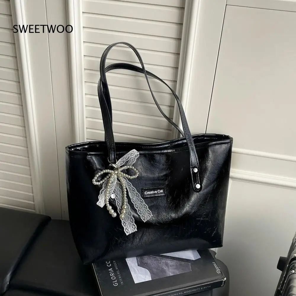 Nuevo Bolso Tote de Gran Capacidad en Charol para Mujer con Lazo de Perlas y Encaje, Bolso de Hombro para el Trabajo y Uso Diario