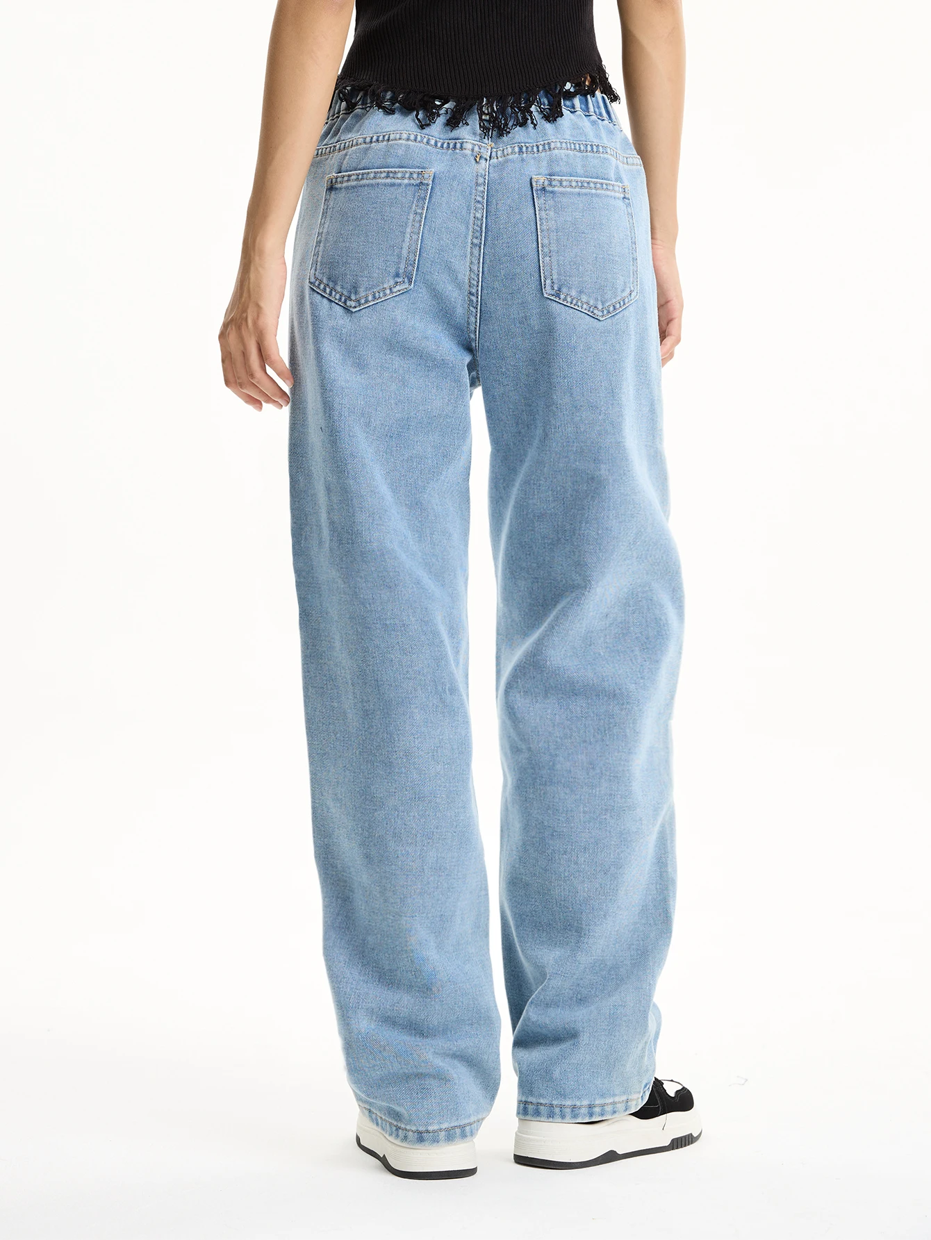 

Women's Daisy Embroidery Light Blue Washed Jeans – Loose Comfortable Straight-Leg Wide Pants, Fresh & Stylish