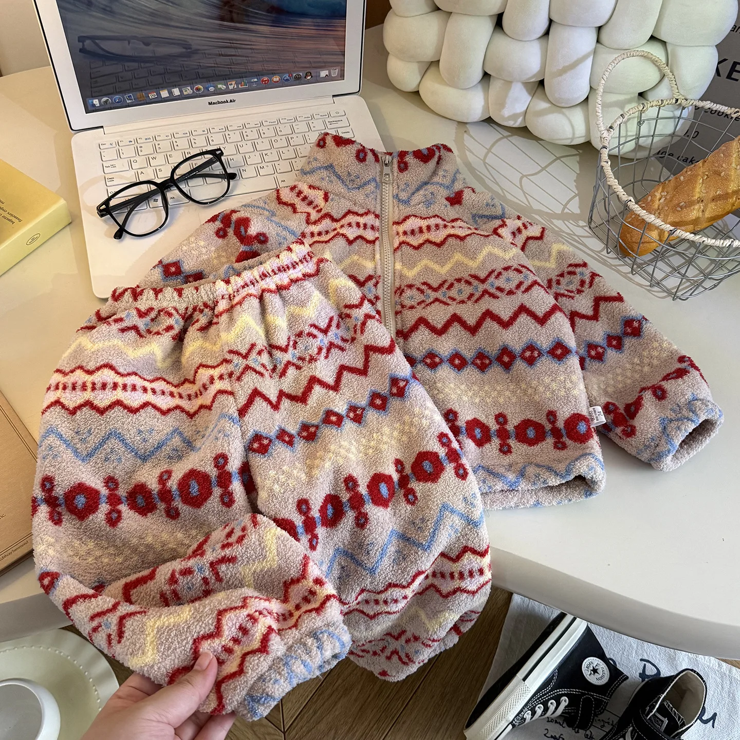 Russia's Best-Selling New Autumn and Winter Velvet Thickened Set coral Velvet Children's Home Clothing 0-4 Years Old baby Warm S