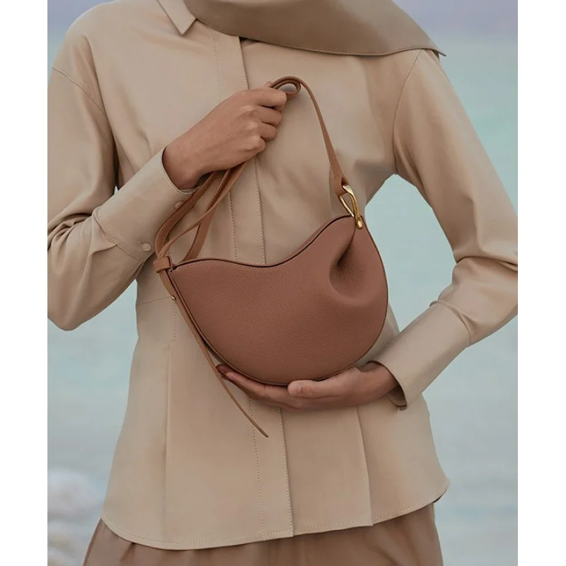 

New Pea-shaped Tote Bag Soft Leather Premium Commuter Bag Shoulder & Handheld Dual Use Minimalist Pleated Design Bag