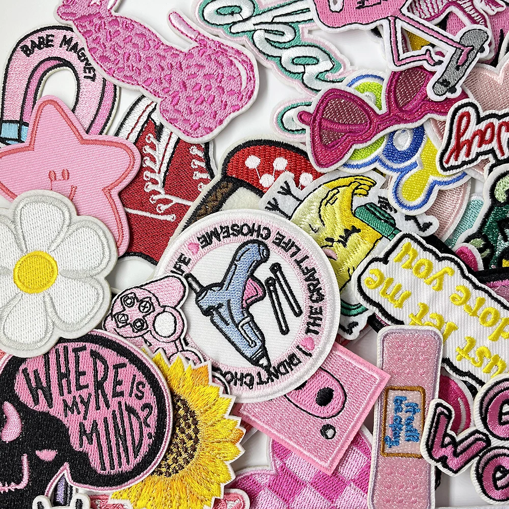 100pcs Random Mix Girl Iron on Patch for Clothing Appliques Iron on Patches for Clothes Decoration Apparel Cloth Embroidery Pink