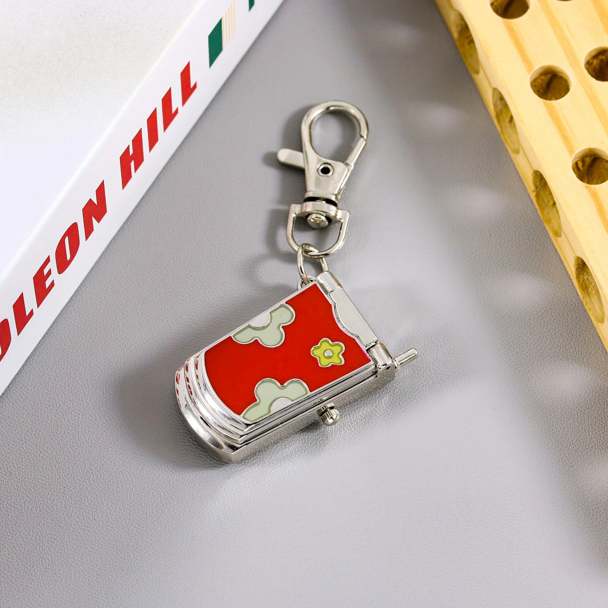Retro Cute Keychain Hanging Watch, Creative Gift