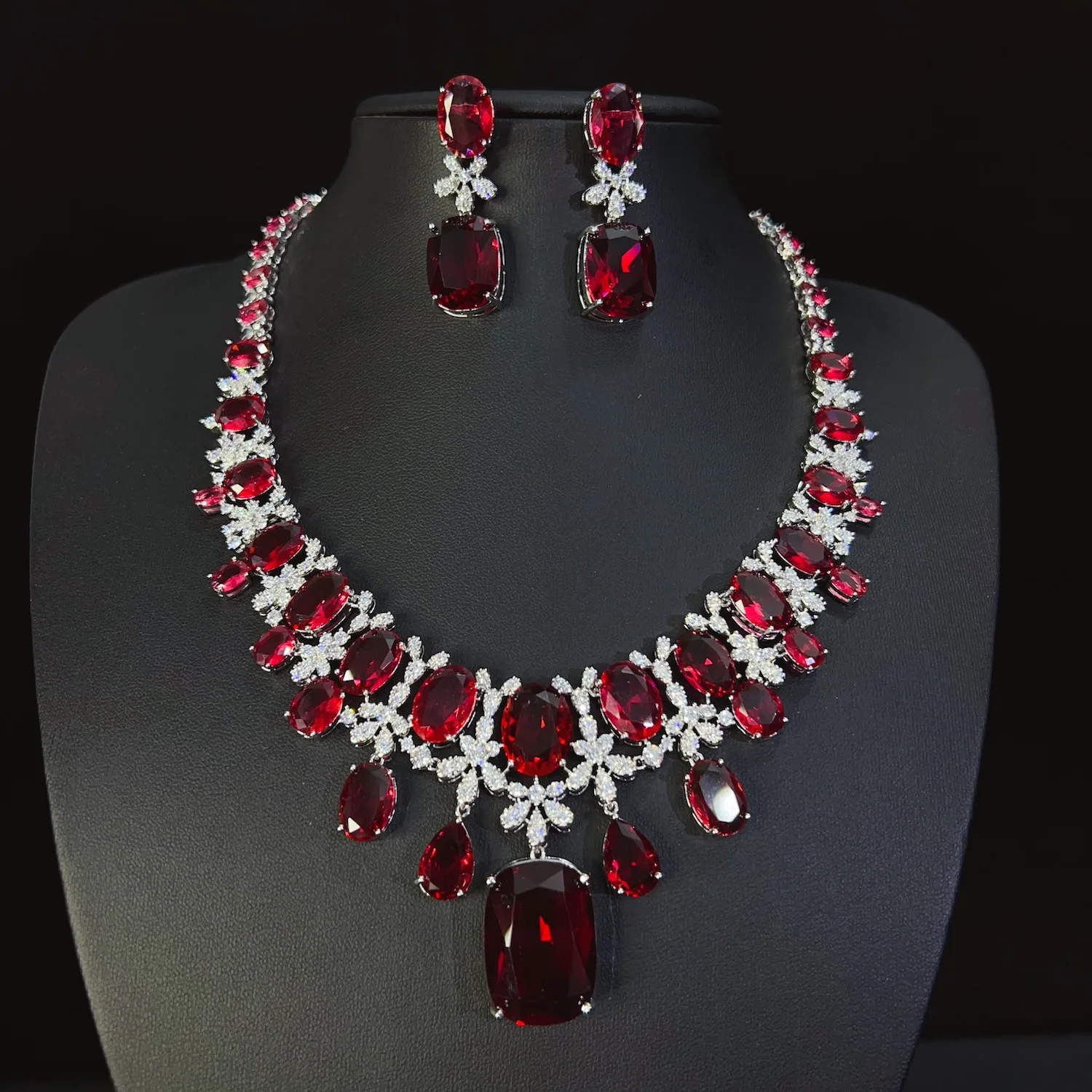 Luxury Fashion Blue Pink Zircon Necklace Earrings Jewelry Set Bride Wedding Dress Dinner Jewelry Women Light Luxury Accessories