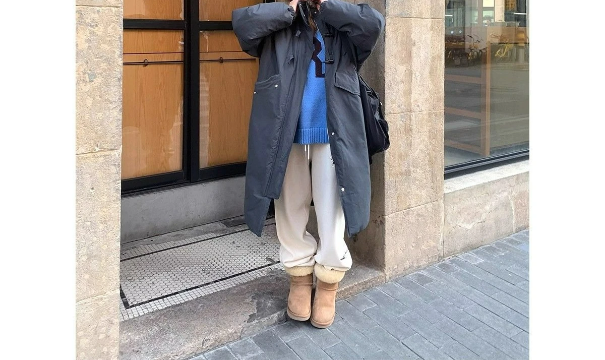 2025 nouveau col de fourrure vers le bas coton vêtements longs sur le genou hiver épaissi chaud pour surmonter coton manteau corne boucle