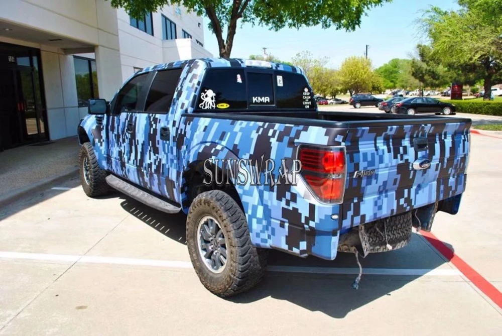 Vibrant Blue Digital Camouflage Car Wrap – Weatherproof Vinyl Film, Bubble-Free for Military-Style Vehicle Customization