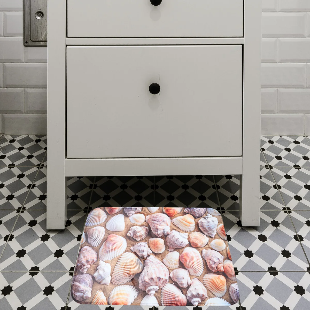 

3D Shell Pattern Anti-Slip Bathroom Pad Thickened Premium Flannel Floor Mat for Wet Areas Non-Slip Carpet Bath Mat