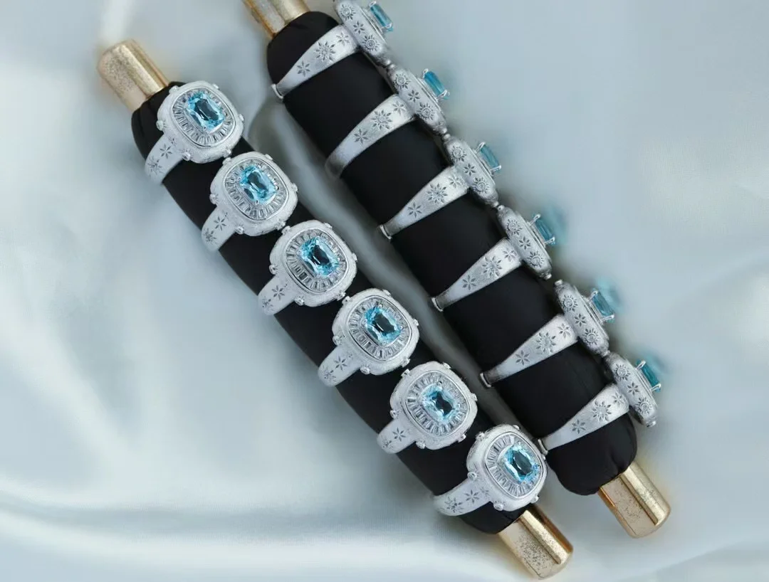 

Certificated S925 Pure Silver Natural Topaz Cushion Ring For Women Men 18K Whit Gold Designer Rigato Finger Band Custom Jewelry