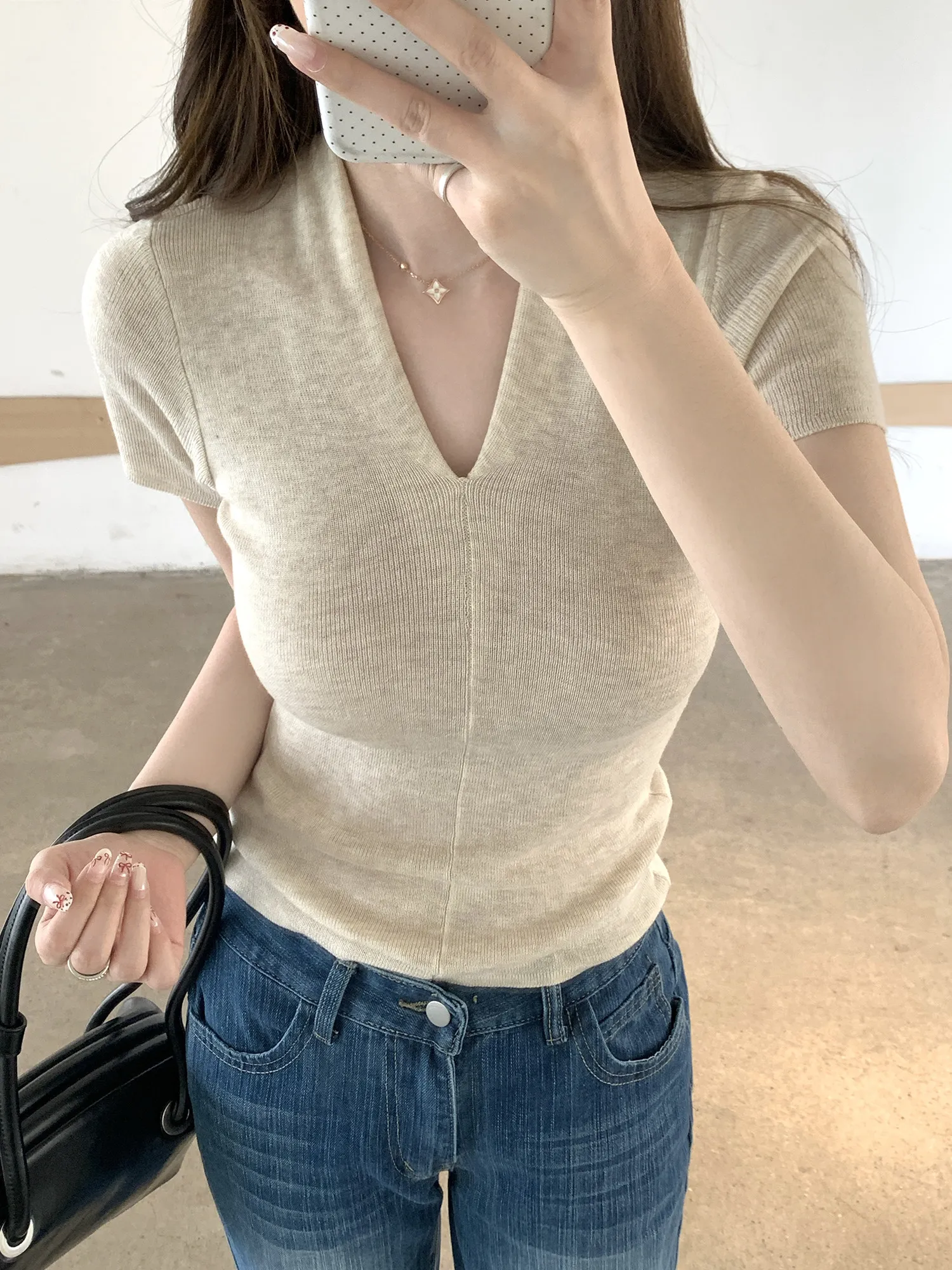Korean Style V-Neck Short Sleeve Knitwear Women's Summer Slimming Casual Versatile Shoulder-Shape Breathable Soft Fabric