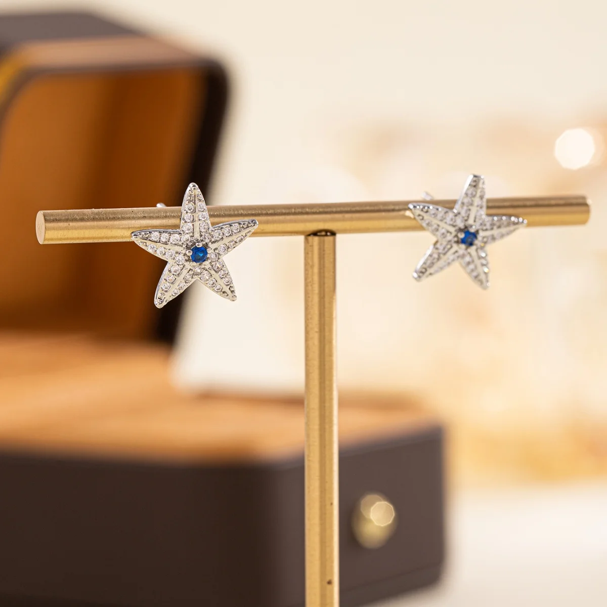 1 Pair Starfish Stud Earrings With Central Inlaid Blue Zirconia, Fashion Unique Accessories,Suitable for All Seasons