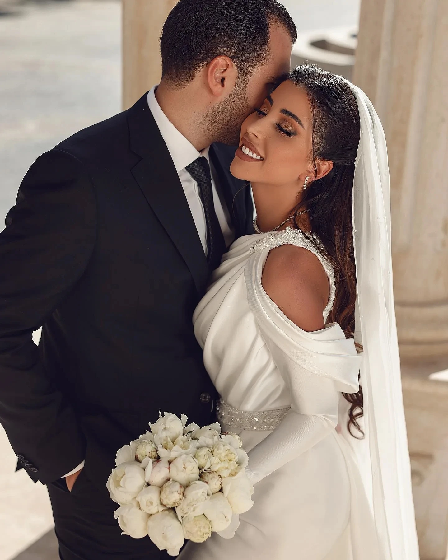 2025 Mermaid Wedding Dress Long Sleeves With Detachable Train Pleated One Shoulder Satin Bride Bridal Gowns Vestido De Noiva