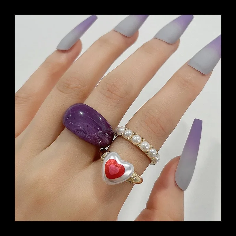 مجموعة خواتم مطبوعة من سبائك الذهب واللؤلؤ المطلي بالذهب بتصميم أصلي للنساء، قلب من الراتنج