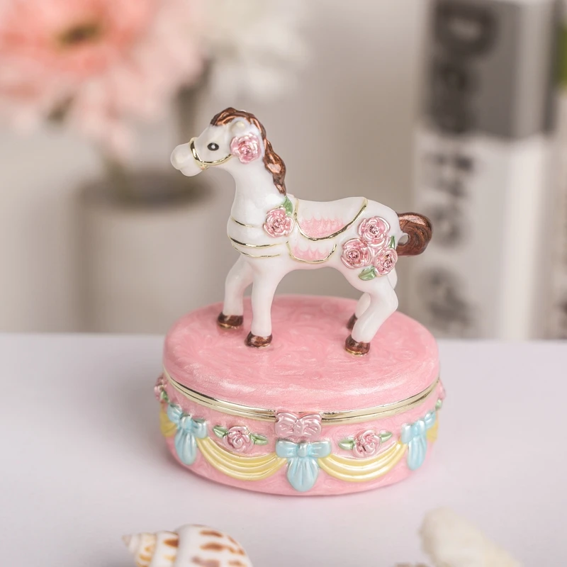 

SHINNYGIFTS Классическая металлическая шкатулка для драгоценностей овальная шкатулка-органайзер с лошадью декоративная для колец, сережек, подарка для девочек