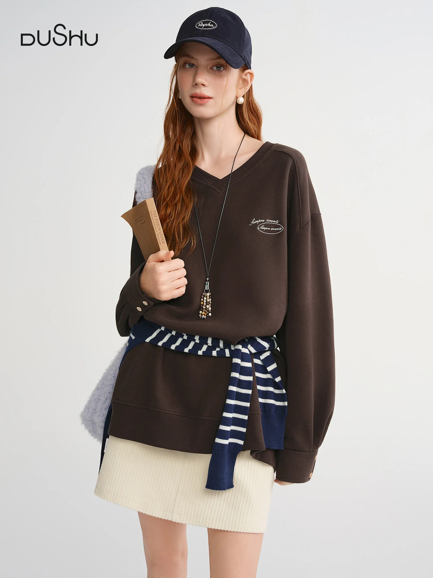 

DUSHU 2025 Winter Women's Embroidered V-Neck Pullover Sweatshirt - Elegant Floral Pattern Casual Top for Daily Outfits