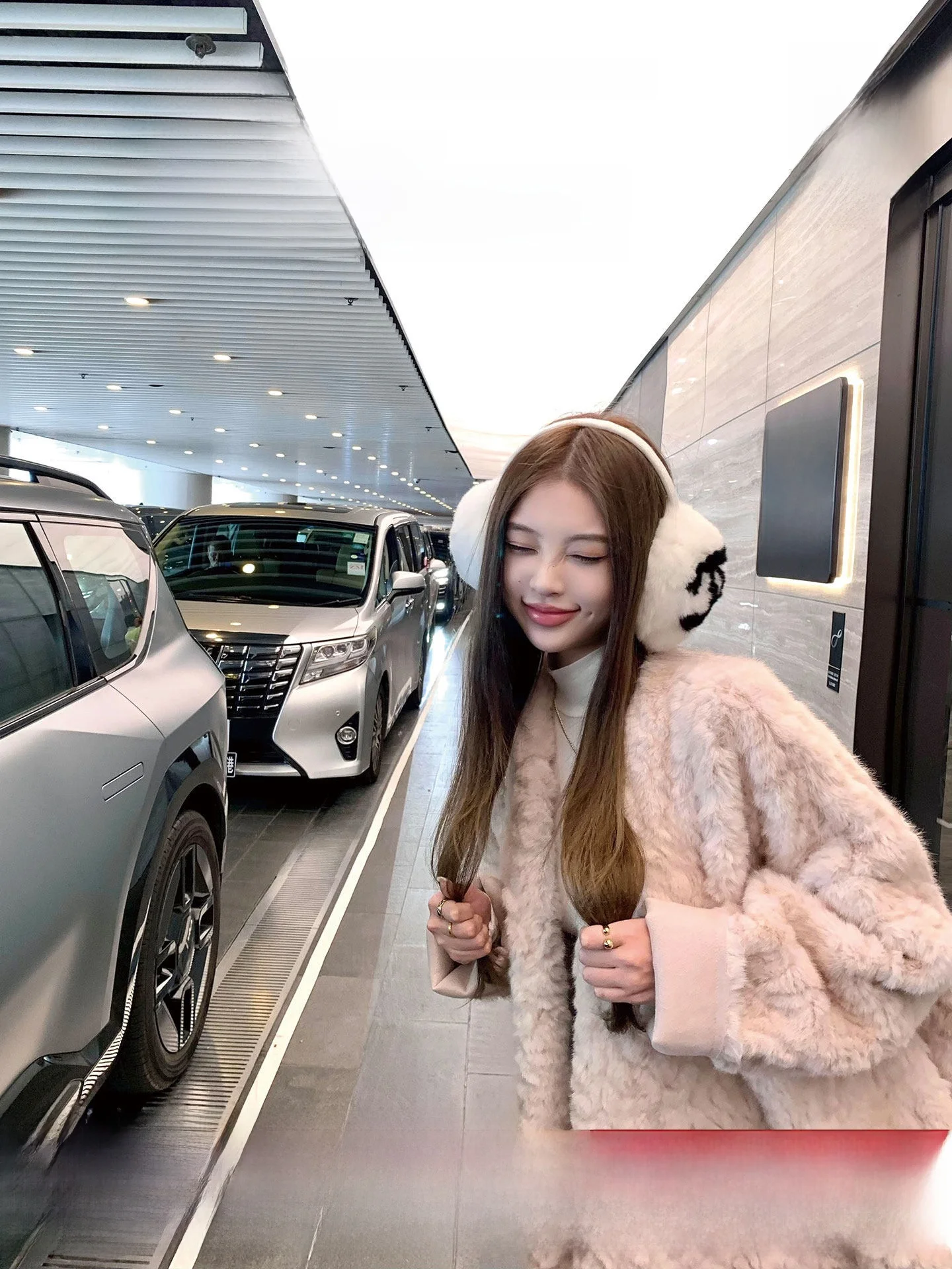 

Теплое и стильное пальто Okaaay Castle Twilight Pink Furry Jaet: Экологичное, универсальное, повседневное, свободного кроя, с длинными рукавами, женское.