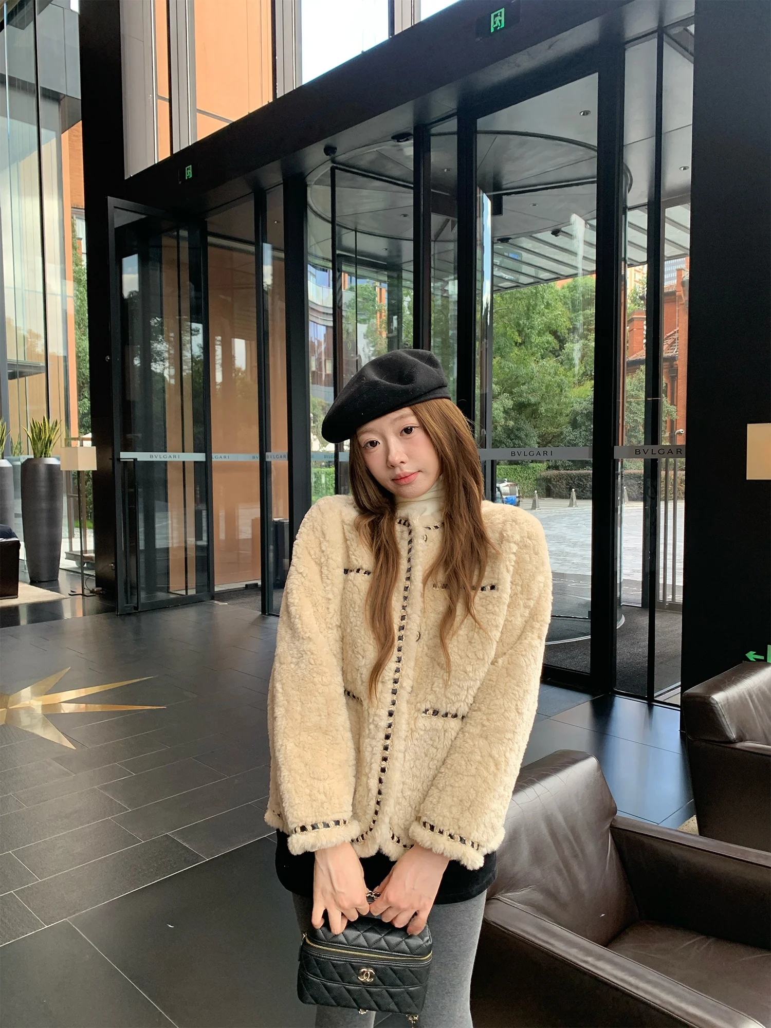 Jaqueta de Pele de Cordeiro OKJJ para Mulheres, Nova, Estilo Solto, Moda Outono Inverno, Top Simulado em Couro