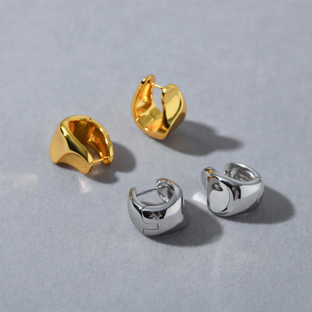 New U-shaped Irregular Smooth Huggie Ear Buckles for Women Concave Convex Wide Twisted Minimalist Trendy Delicate Ear Jewelry