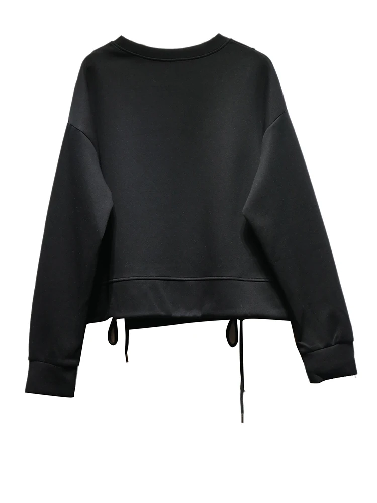 [EAM] Black Topstitched Big Size Casual Sweatshirt New Round Neck Long Sleeve Women Fashion Tide Spring Autumn 2026 1DK0315