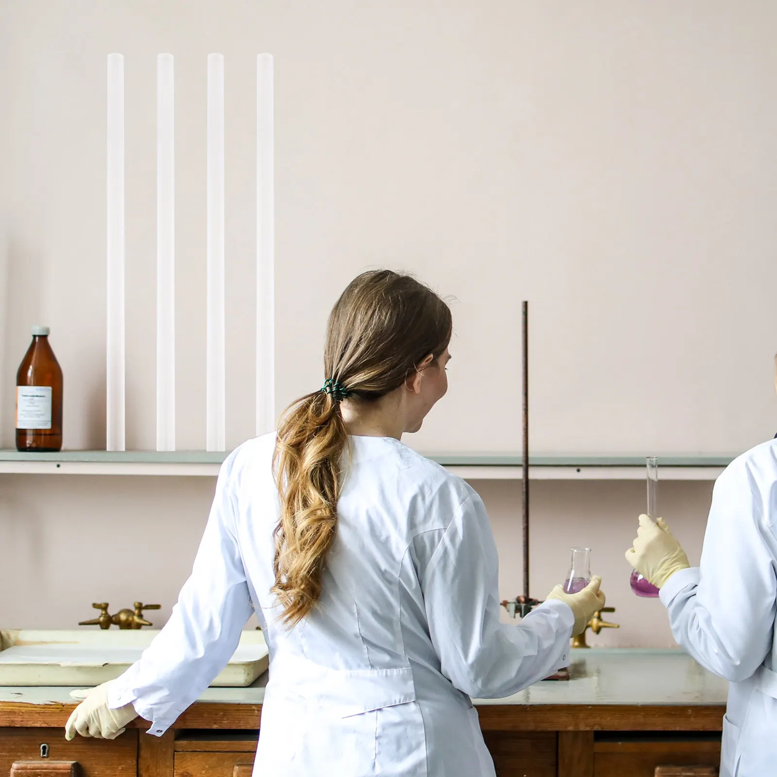 

Набор из 4 прозрачных ПВХ трубок: прочные, круглые, устойчивые к химическим воздействиям и ударам, легкие, для больниц