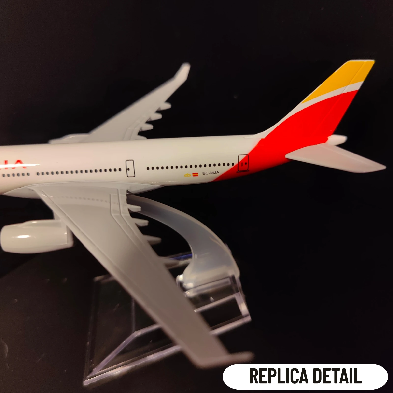 1:400 Metal Aircraft Model Replica, Spain Iberia A330 Airplane Scale Aviation Diecast Miniature Art Home Office Decor Toy Gift