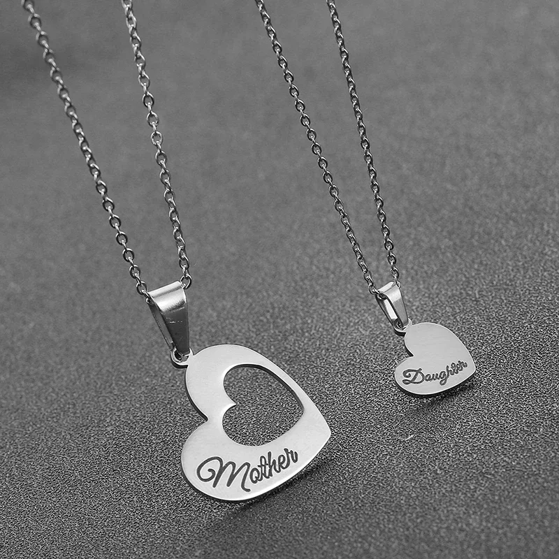 2pcs/Set Mother Daughter Heart Necklace Stainless Steel Splicing Engraved Letter Love Necklaces for Women Girls Mom Jewelry Gift