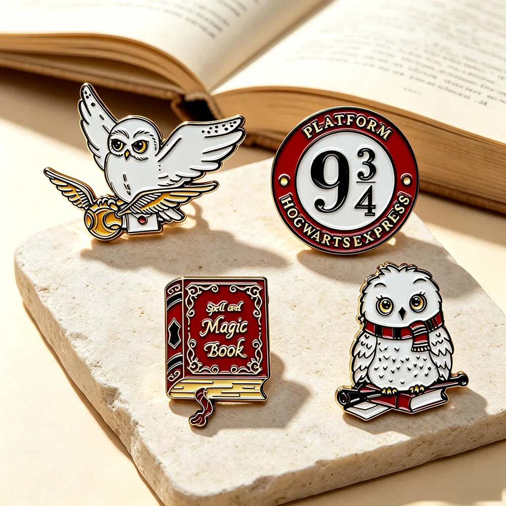 Lot de 4 épingles en émail magiques fantaisie, motif hibou vintage, livre de sorts, badges métalliques pour sacs à dos, vêtements, bijoux de sorcier