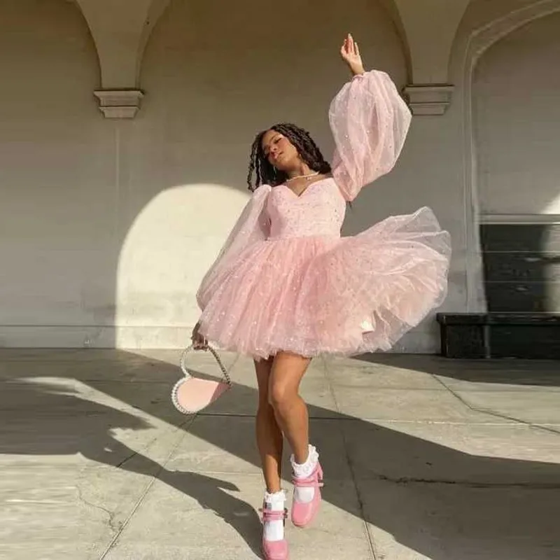 

Princess Short Prom Gowns Sweetheart Vestidos De Curto Sequins Pink Party Dress Tulle Prom Gown Tulle Puffy Robes De Soirée