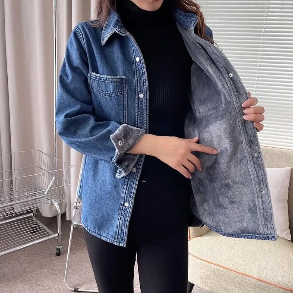 Blue plush denim shirt  women's new autumn winter  style washed cotton thickened long sleeved loose fitting shirt women's coat